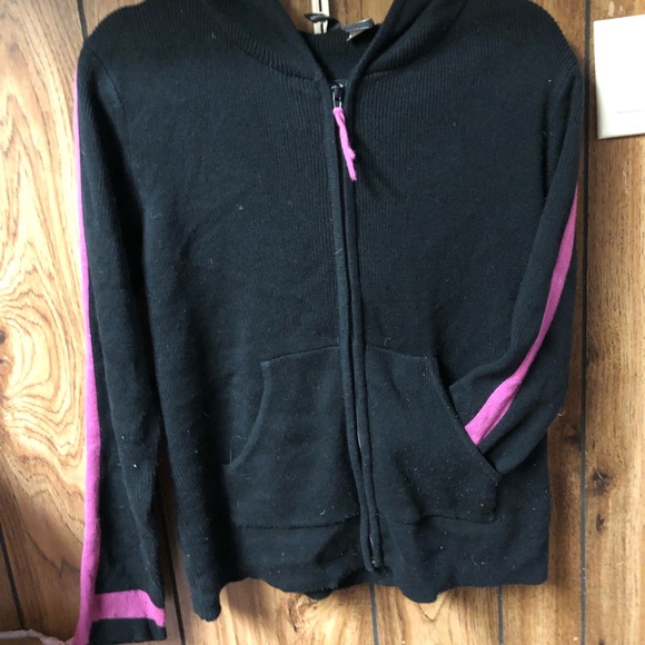 TO BE DONATED - Picture 3 of 8